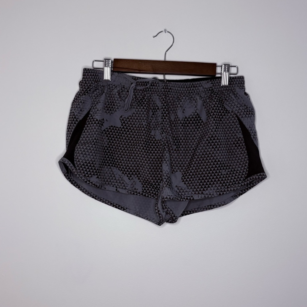 Nike Women's Medium Black and Gray Athletic Shorts geometric liner gym